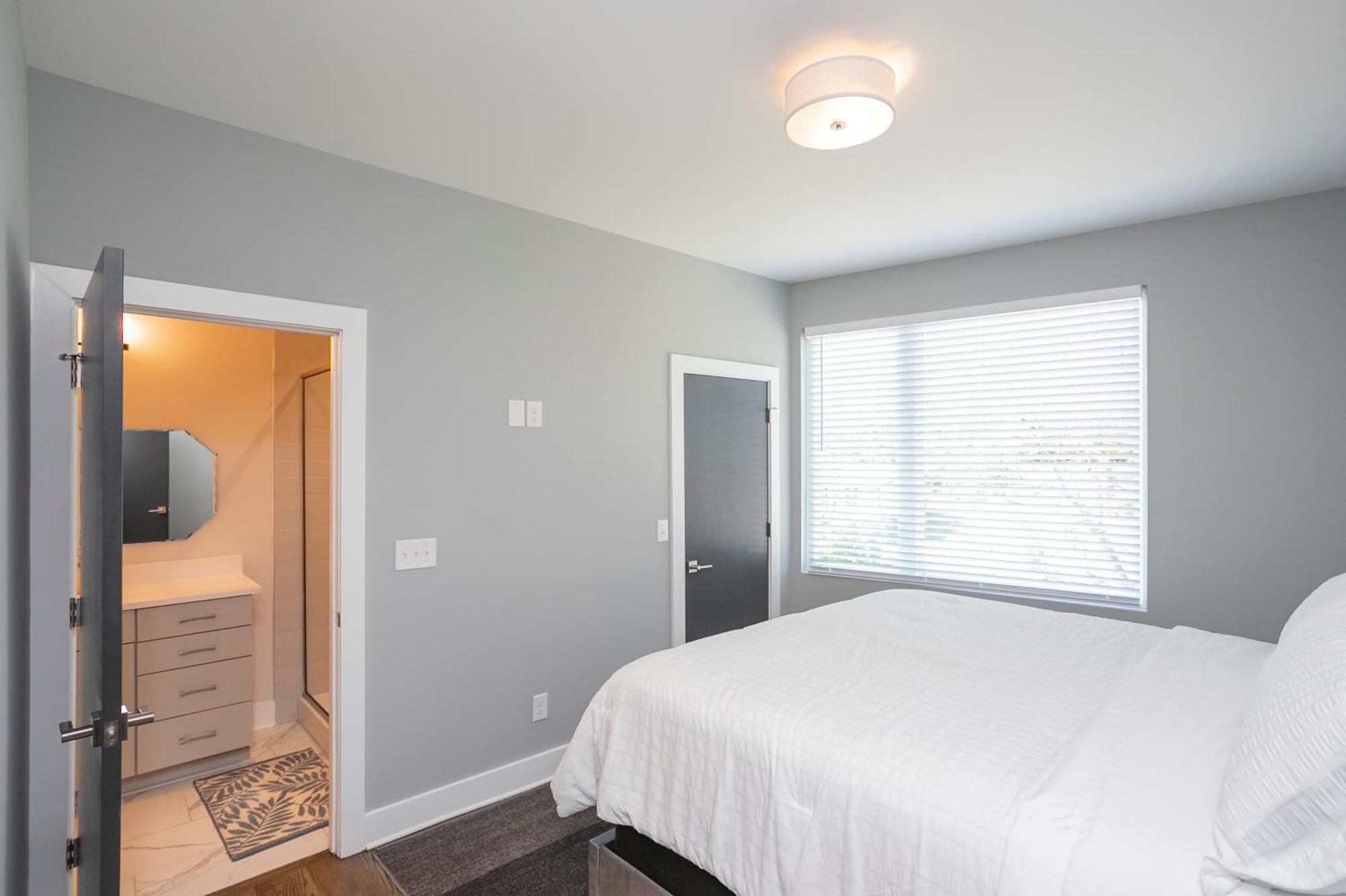 Luxury Townhome Skyline Views Mins To Dt