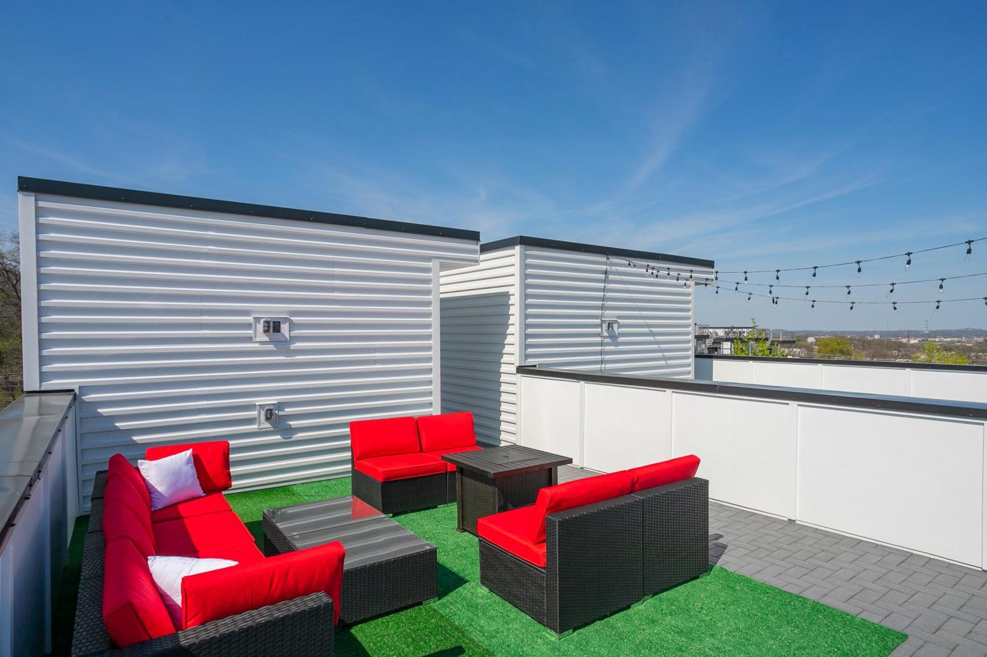 Luxury Townhome Skyline Views Mins To Dt *