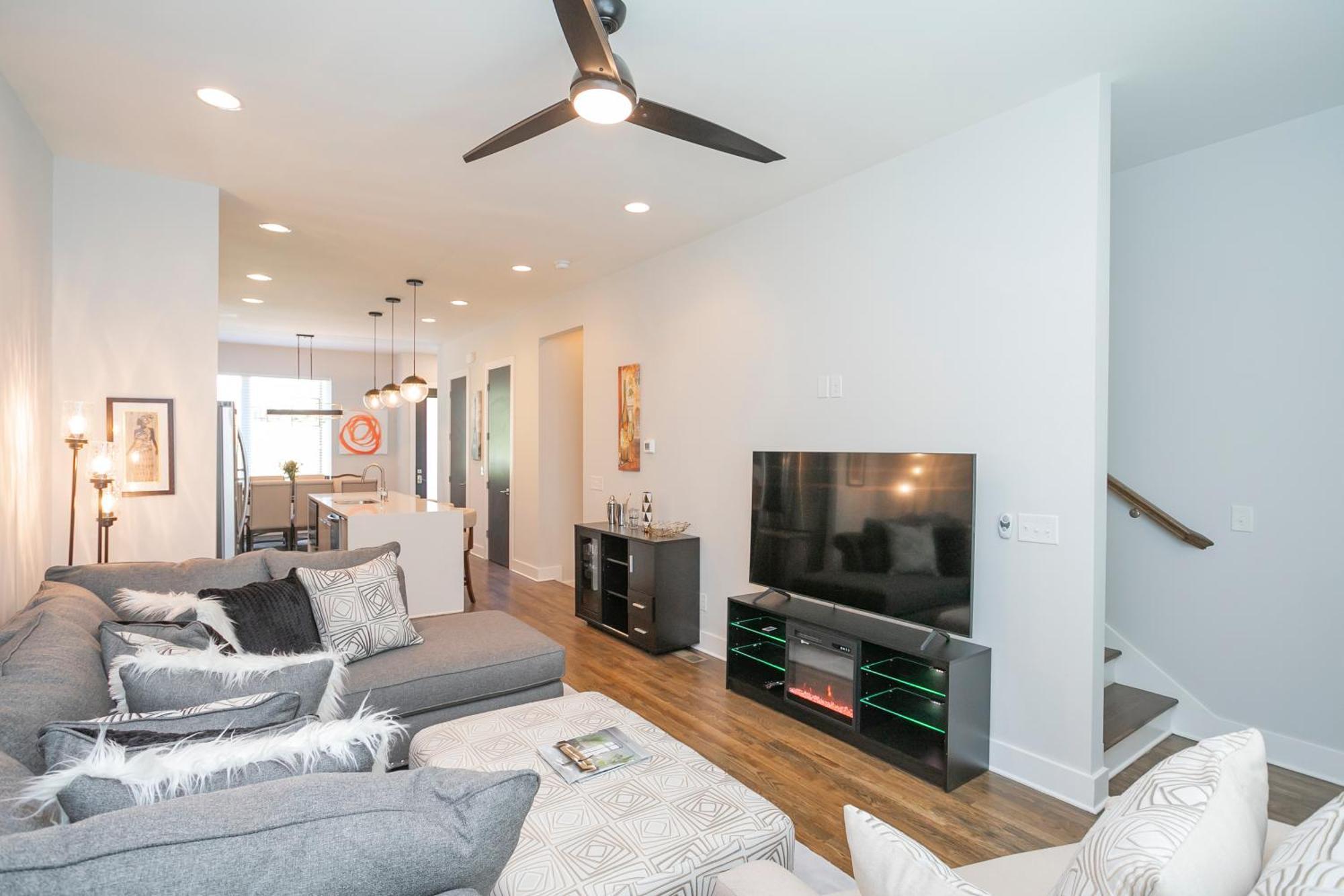 Holiday home Luxury Townhome Skyline Views Mins To Dt *