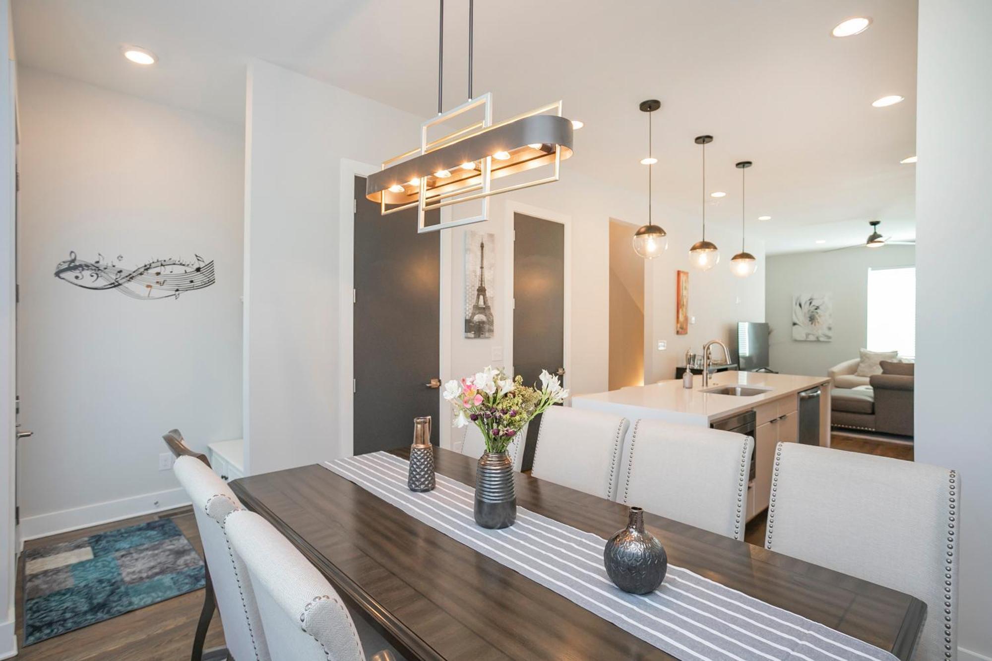 Luxury Townhome Skyline Views Mins To Dt