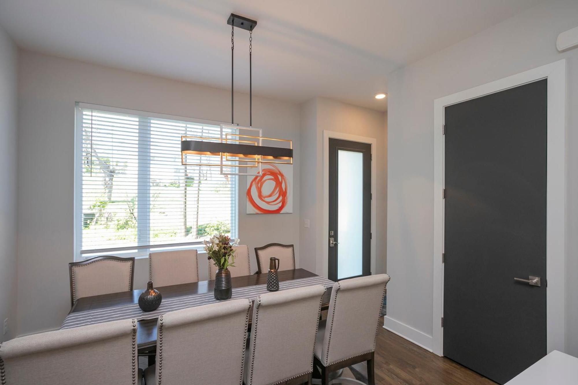 Luxury Townhome Skyline Views Mins To Dt * Nashville