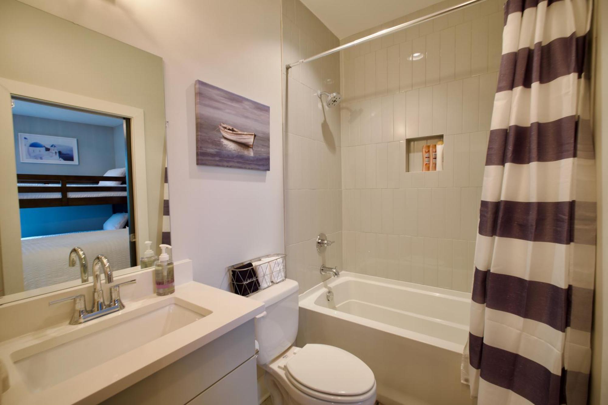 Luxury Townhome Skyline Views Mins To Dt Holiday home Nashville