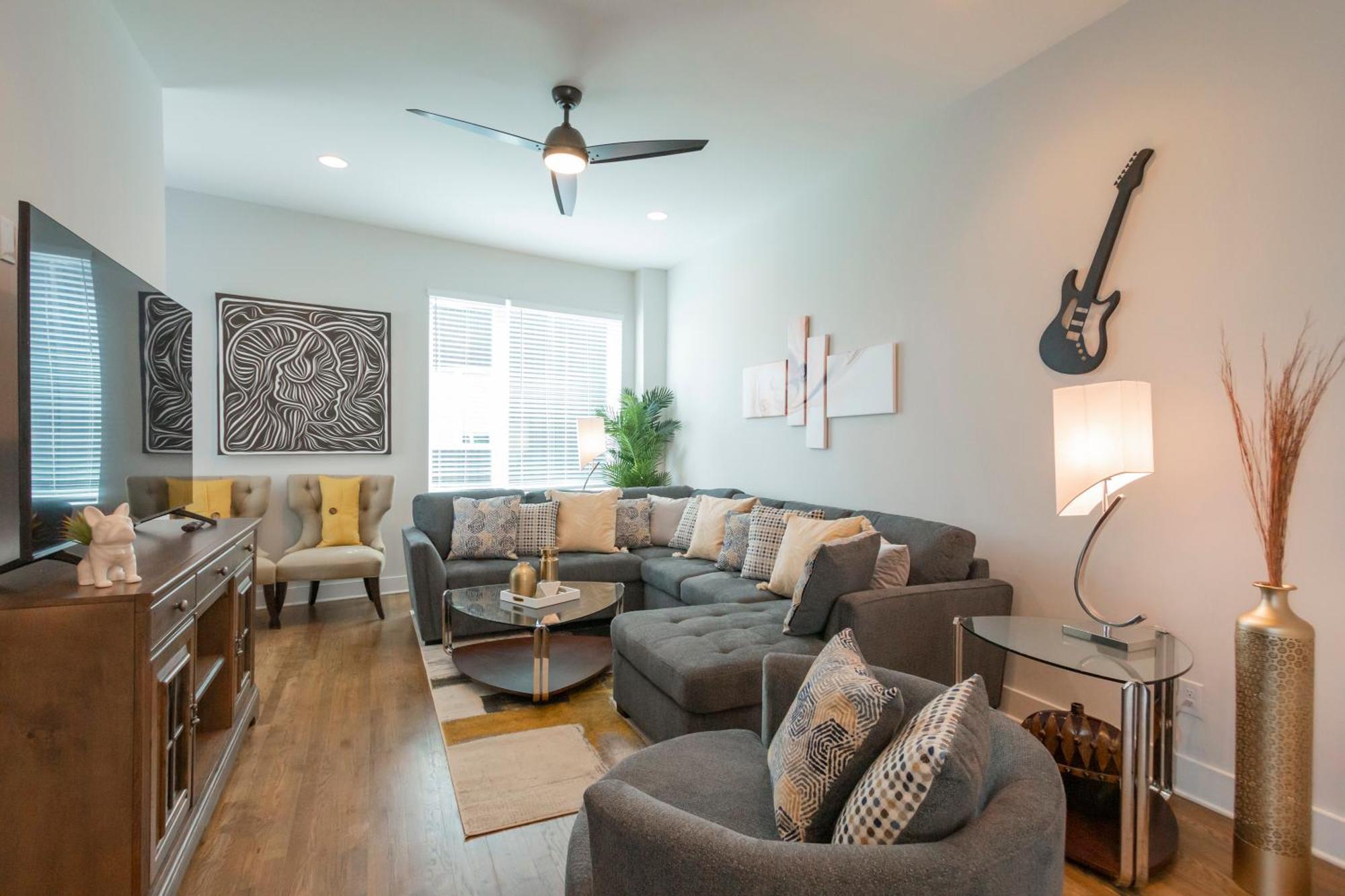 Holiday home Luxury Townhome Skyline Views Mins To Dt