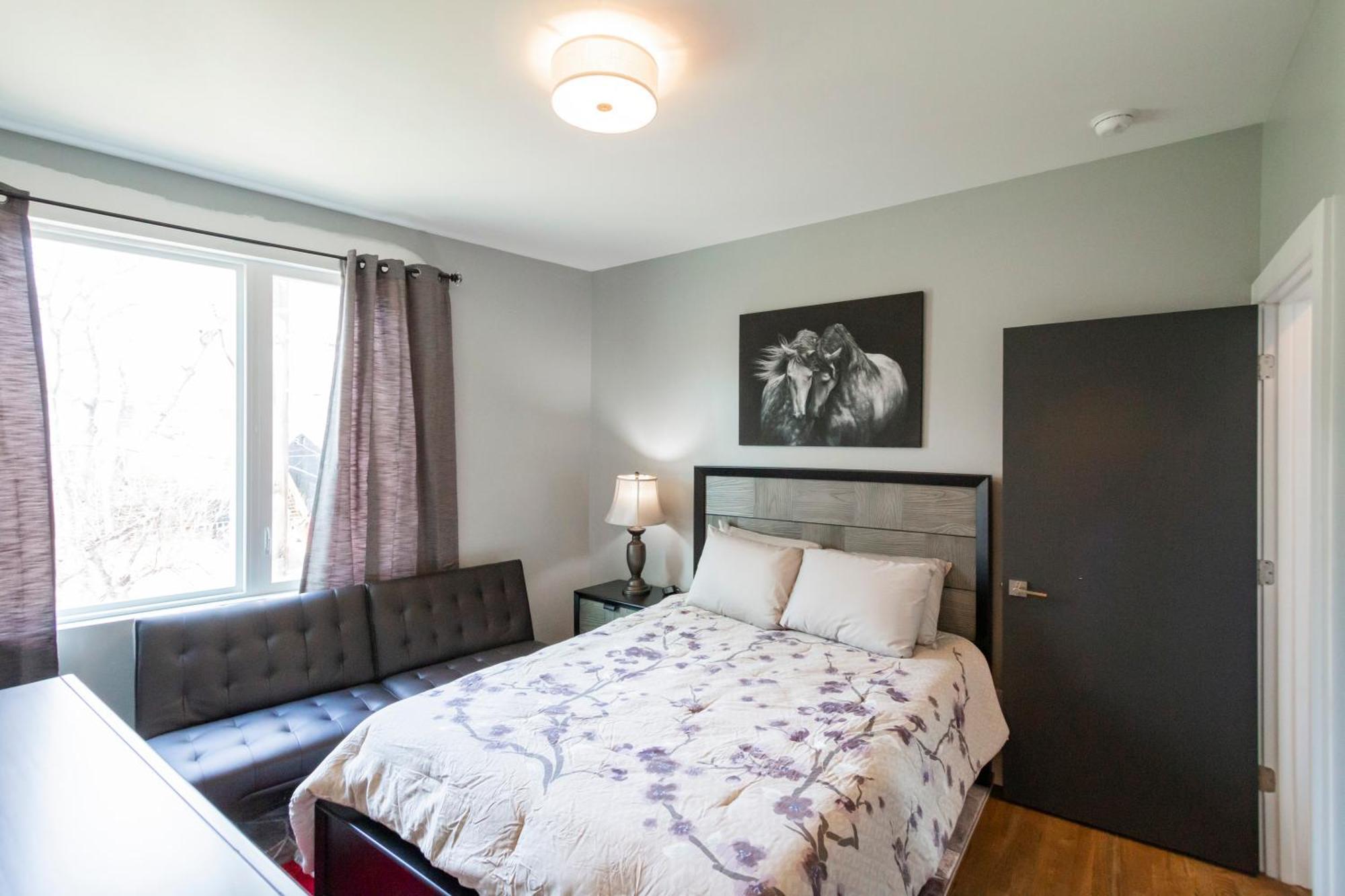 Luxury Townhome Skyline Views Mins To Dt Holiday home *