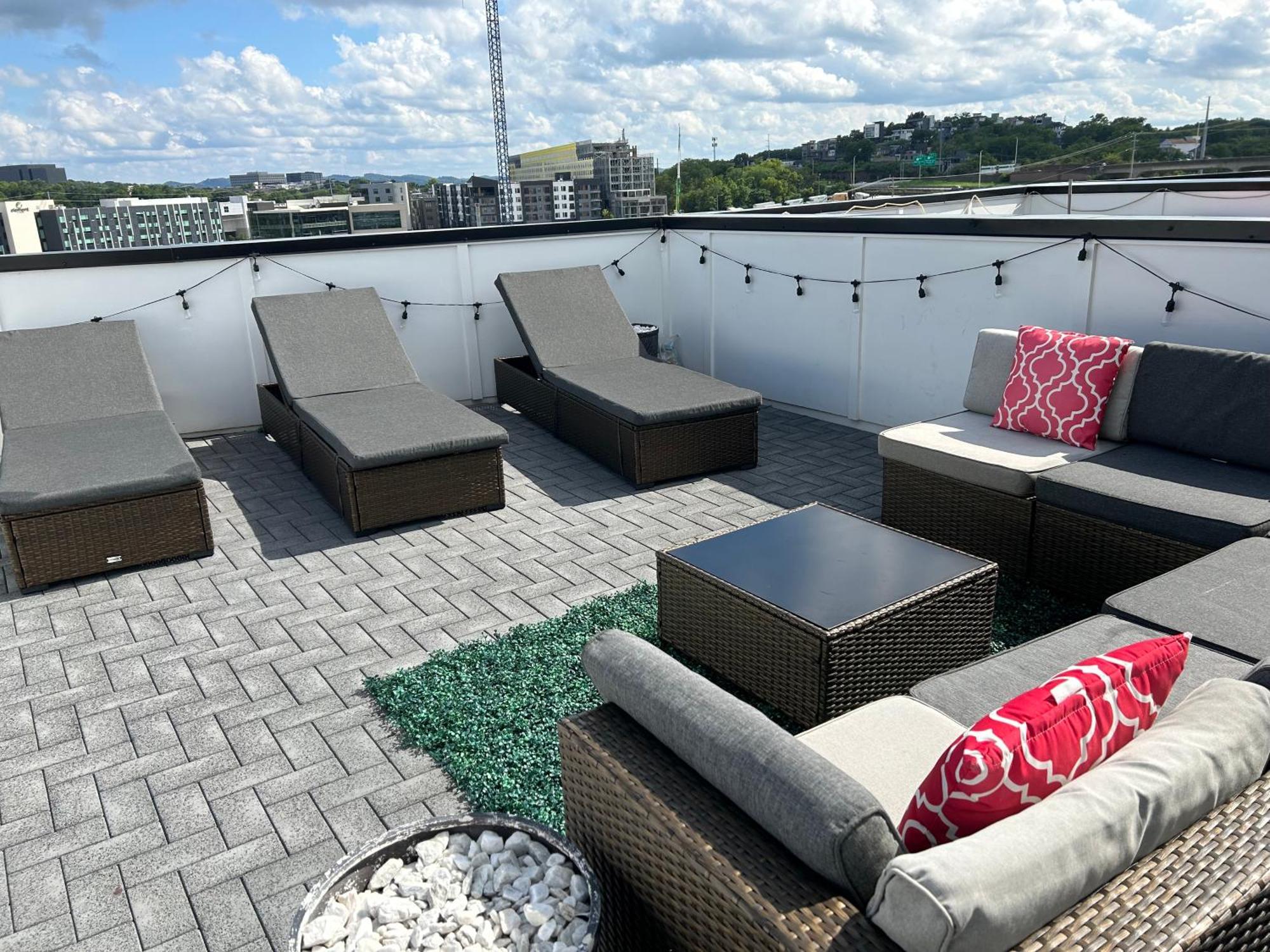 Luxury Townhome Skyline Views Mins To Dt * Nashville