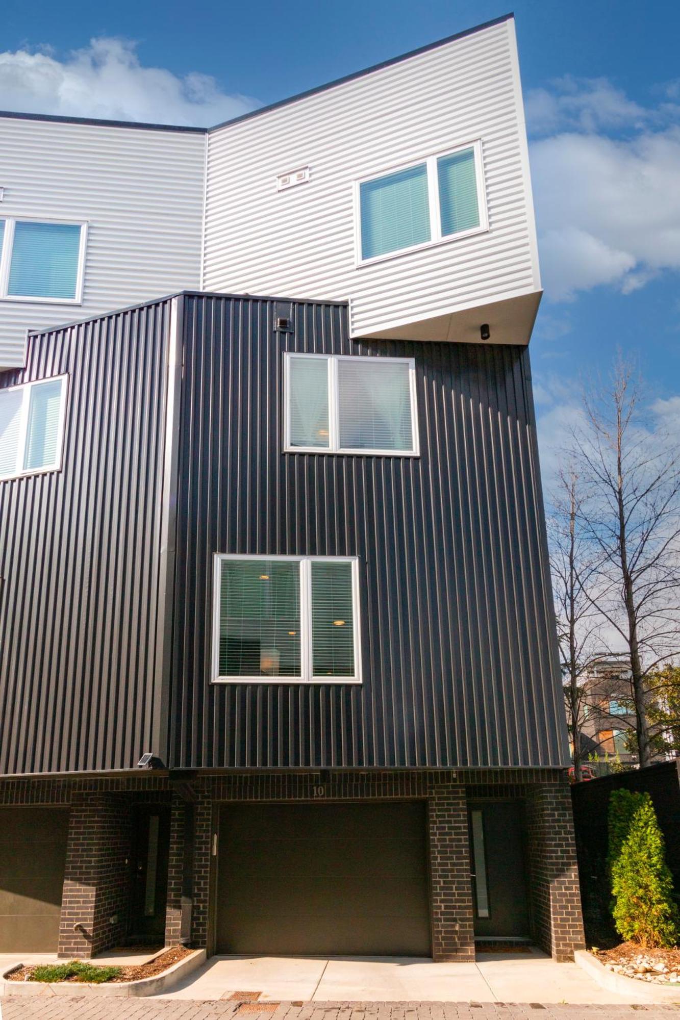 Luxury Townhome Skyline Views Mins To Dt Holiday home *